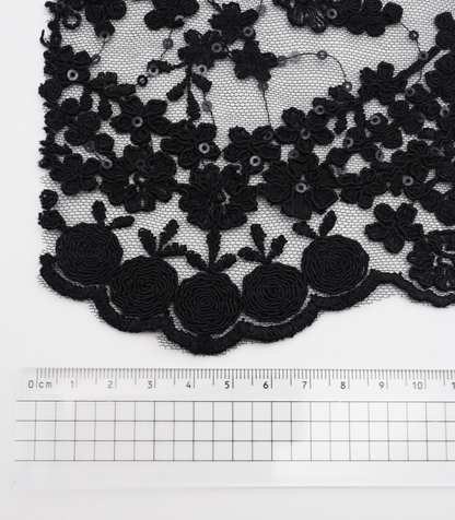 【25SS-389】スパンコール×フラワー刺繍スカラップ付きチュールレース　/0.5ｙあたり=～1645円
