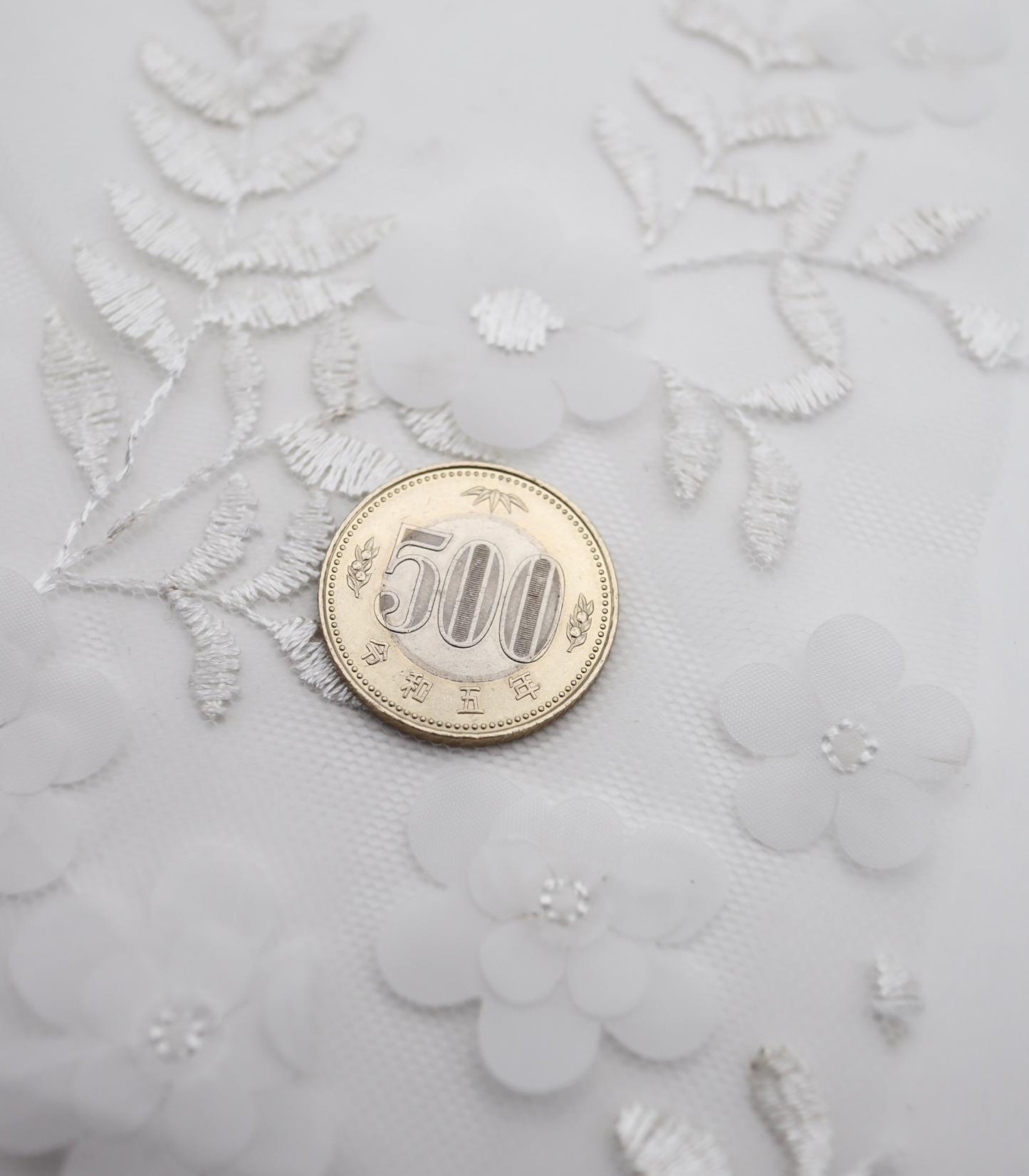 【25SS-381】立体フラワー付き刺繍チュール　/0.5ｙあたり=～1605円