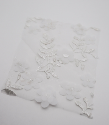【25SS-381】立体フラワー付き刺繍チュール　/0.5ｙあたり=～1605円