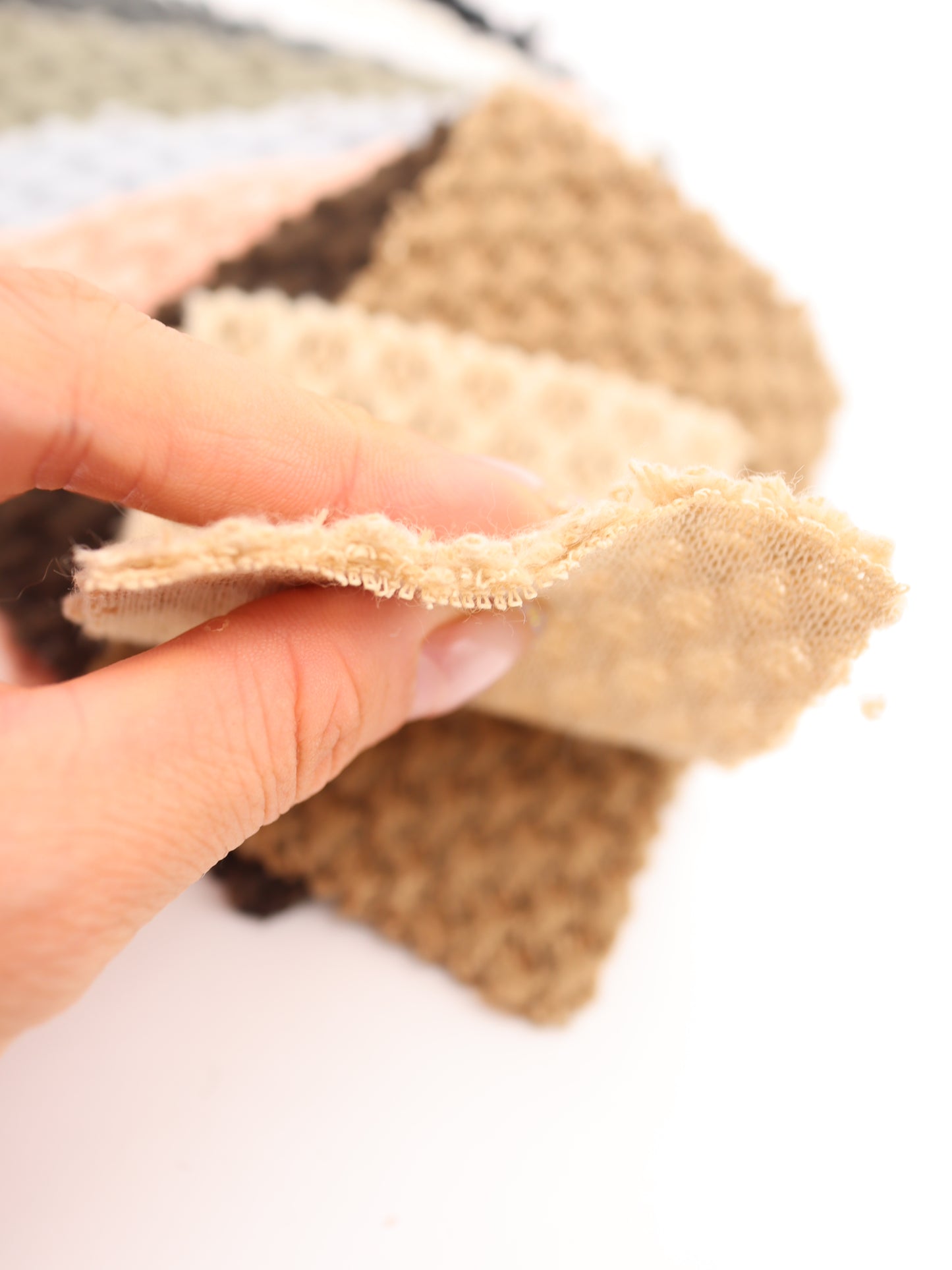 【25AW-035】ウール混ふわふわハニカムニットソー　/0.5ｙあたり=～1500円