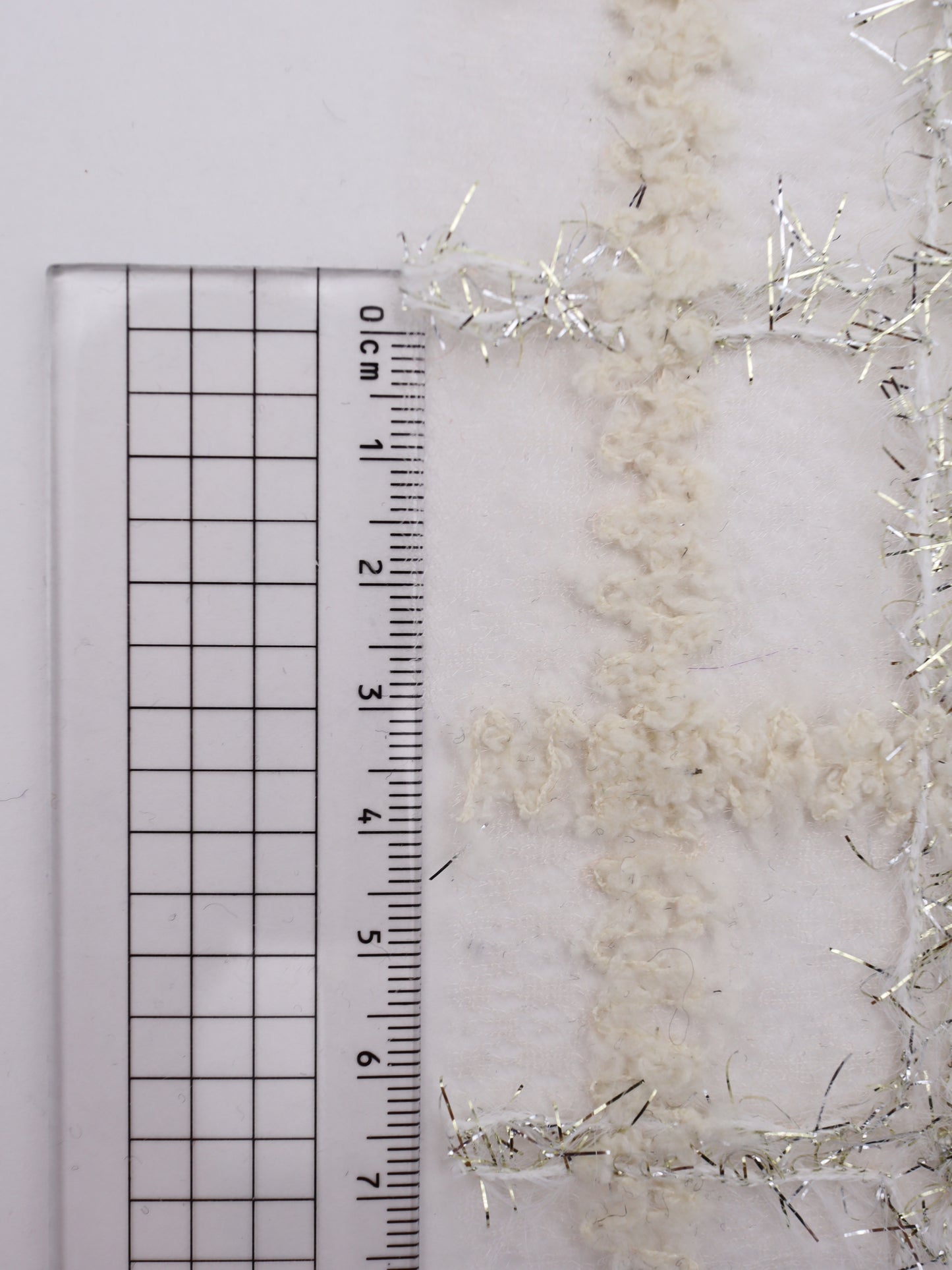ふわふわキラキラフリンジチェック柄刺繍オーガンジー｜【生地幅】約121センチ 【混率】ポリエステル100%｜ドッグウエア・KIDSウエア・衣装・ドレス・雑貨向き｜26AW-303