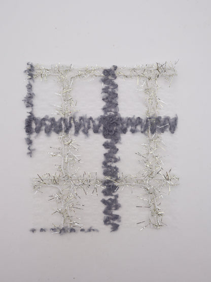 ふわふわキラキラフリンジチェック柄刺繍オーガンジー｜【生地幅】約121センチ 【混率】ポリエステル100%｜ドッグウエア・KIDSウエア・衣装・ドレス・雑貨向き｜26AW-303