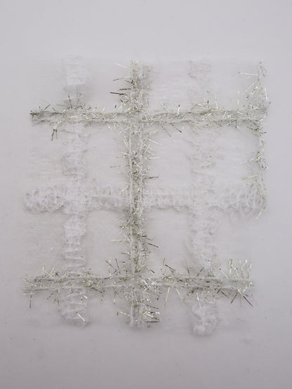 ふわふわキラキラフリンジチェック柄刺繍オーガンジー｜【生地幅】約121センチ 【混率】ポリエステル100%｜ドッグウエア・KIDSウエア・衣装・ドレス・雑貨向き｜26AW-303