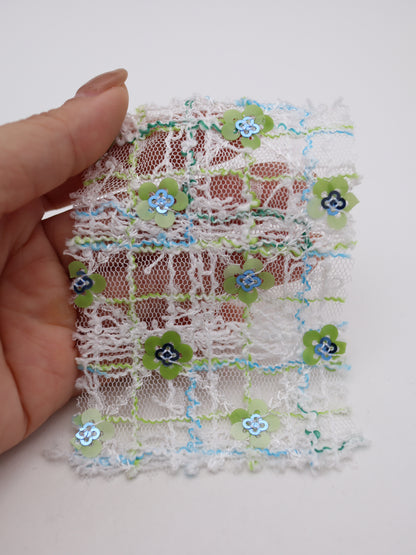 お花スパンコール＆スラブチェック刺繍チュール｜【生地幅】約144センチ 【混率】ポリエステル100%｜ドレス・衣装・雑貨向き｜26AW-300