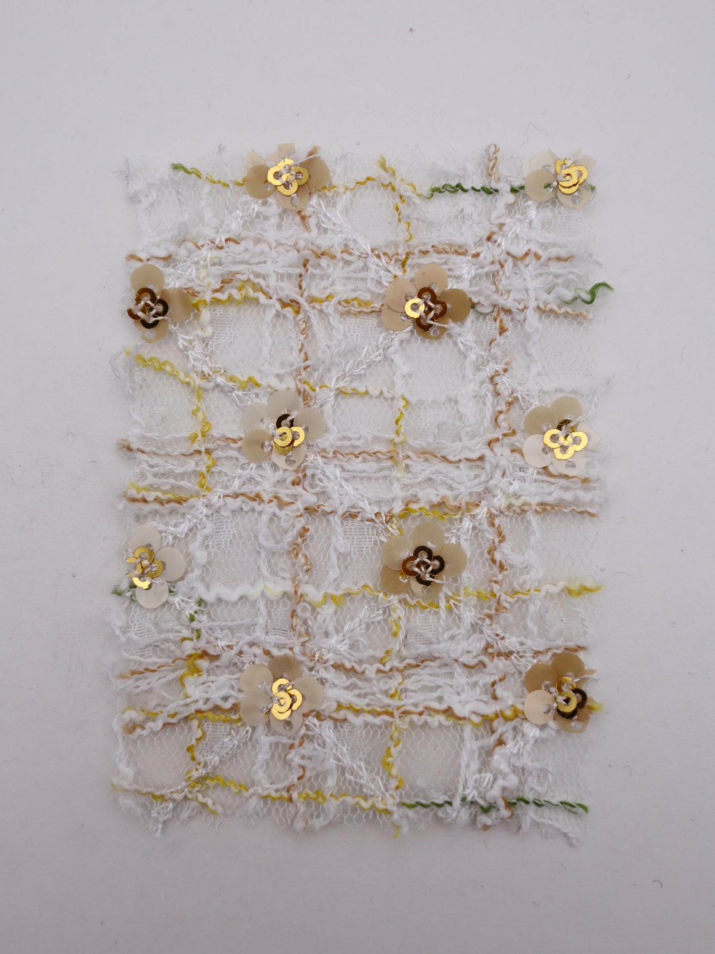 お花スパンコール＆スラブチェック刺繍チュール｜【生地幅】約144センチ 【混率】ポリエステル100%｜ドレス・衣装・雑貨向き｜26AW-300