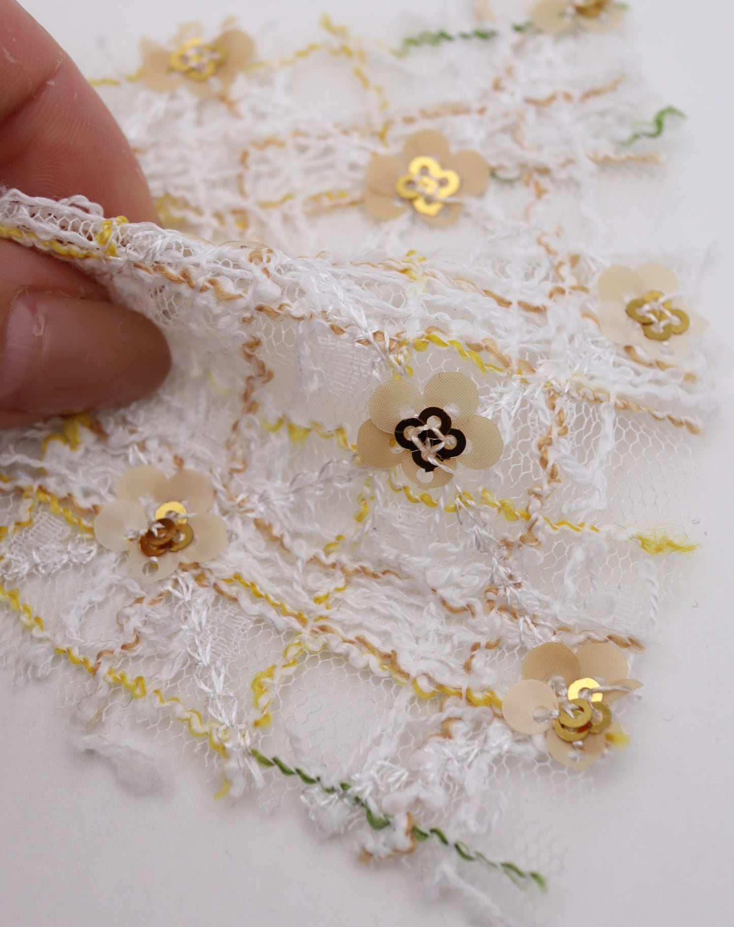 お花スパンコール＆スラブチェック刺繍チュール｜【生地幅】約144センチ 【混率】ポリエステル100%｜ドレス・衣装・雑貨向き｜26AW-300