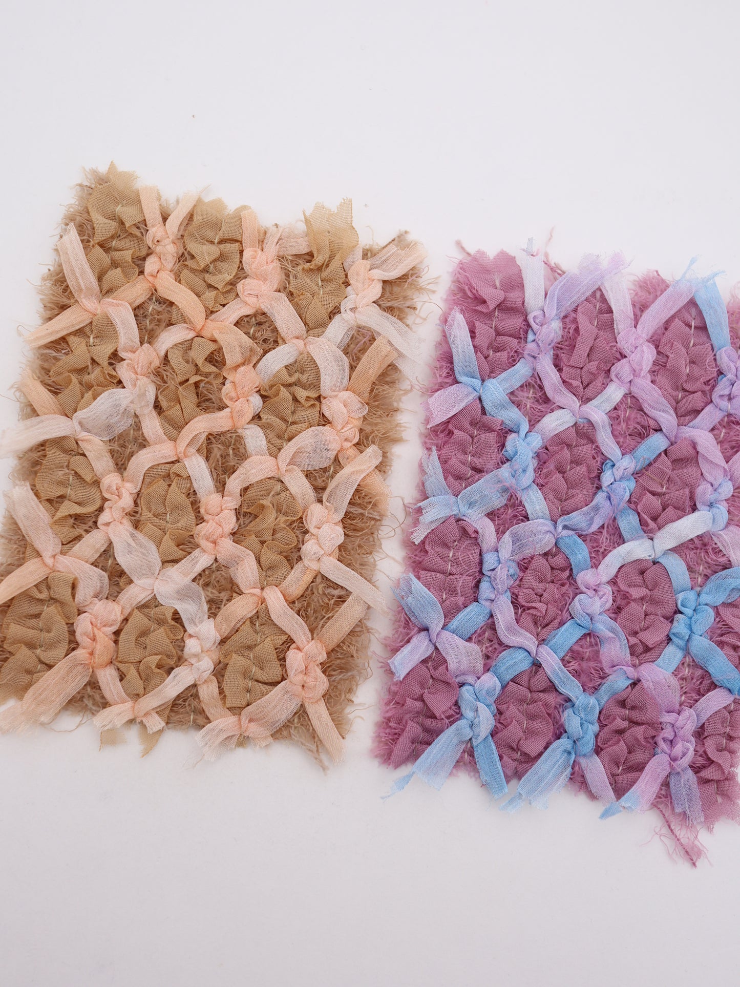 シフォンテープ＆フリンジヤーン刺繍チュール｜【生地幅】約127センチ 【混率】ポリエステル50%アクリル50％｜ドッグウエア・KIDSウエア・ドレス・衣装・雑貨向き｜26AW-298