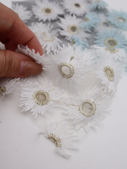 花びら部分ふさふさ立体フラワー刺繍チュール｜【生地幅】約134センチ 【混率】ポリエステル100%｜ドッグウエア・KIDSウエア・衣装・雑貨向き｜26AW-287