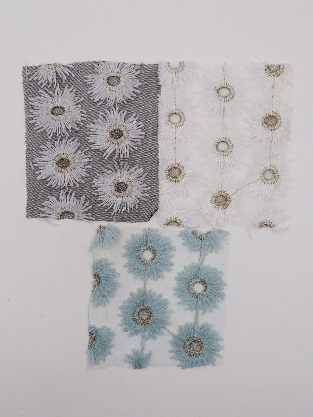 花びら部分ふさふさ立体フラワー刺繍チュール｜【生地幅】約134センチ 【混率】ポリエステル100%｜ドッグウエア・KIDSウエア・衣装・雑貨向き｜26AW-287