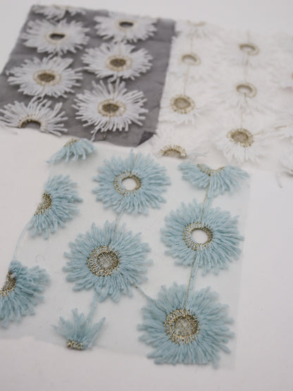 花びら部分ふさふさ立体フラワー刺繍チュール｜【生地幅】約134センチ 【混率】ポリエステル100%｜ドッグウエア・KIDSウエア・衣装・雑貨向き｜26AW-287