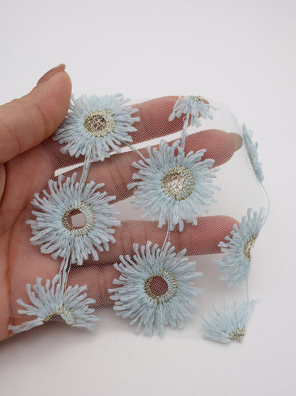 花びら部分ふさふさ立体フラワー刺繍チュール｜【生地幅】約134センチ 【混率】ポリエステル100%｜ドッグウエア・KIDSウエア・衣装・雑貨向き｜26AW-287