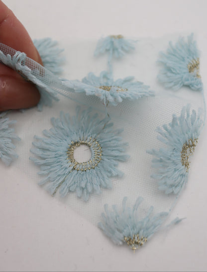 花びら部分ふさふさ立体フラワー刺繍チュール｜【生地幅】約134センチ 【混率】ポリエステル100%｜ドッグウエア・KIDSウエア・衣装・雑貨向き｜26AW-287