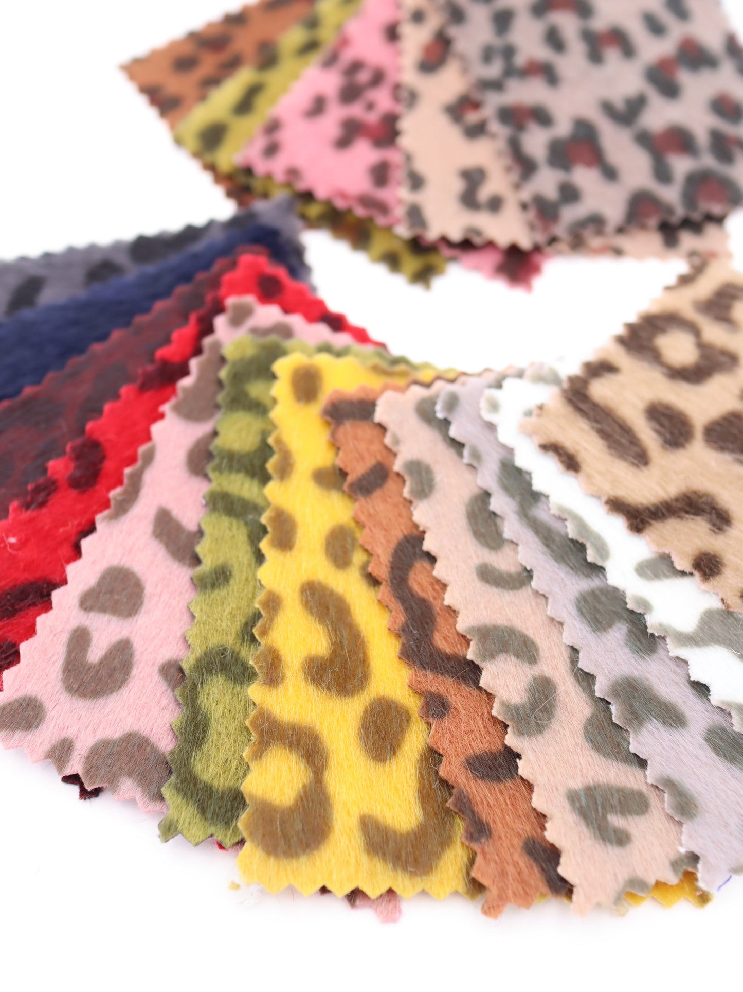 【25AW-039】フェイクハラコ毛足つるつるヒョウ柄プリント　/0.5ｙあたり=～1370円