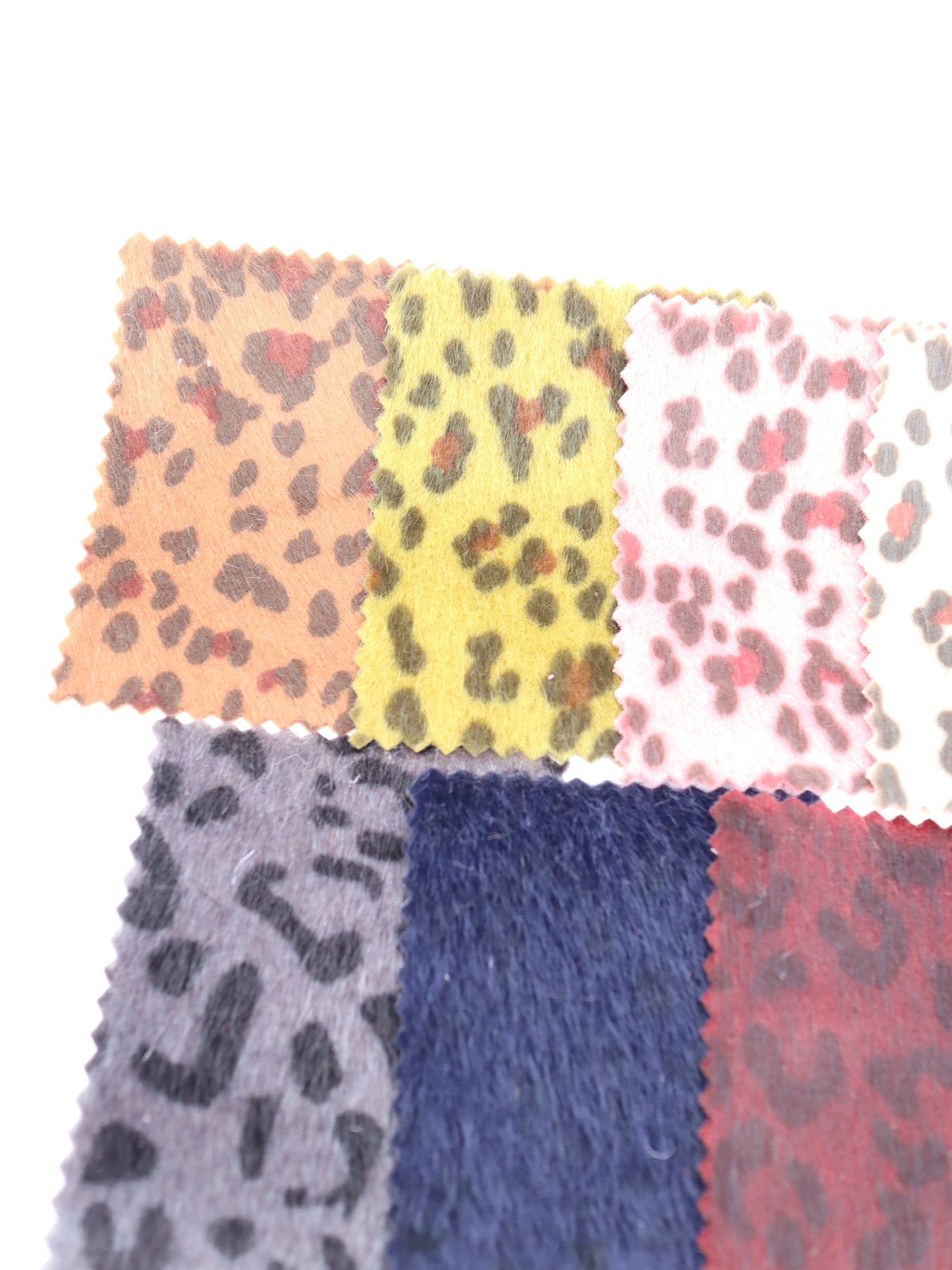 【25AW-039】フェイクハラコ毛足つるつるヒョウ柄プリント　/0.5ｙあたり=～1370円