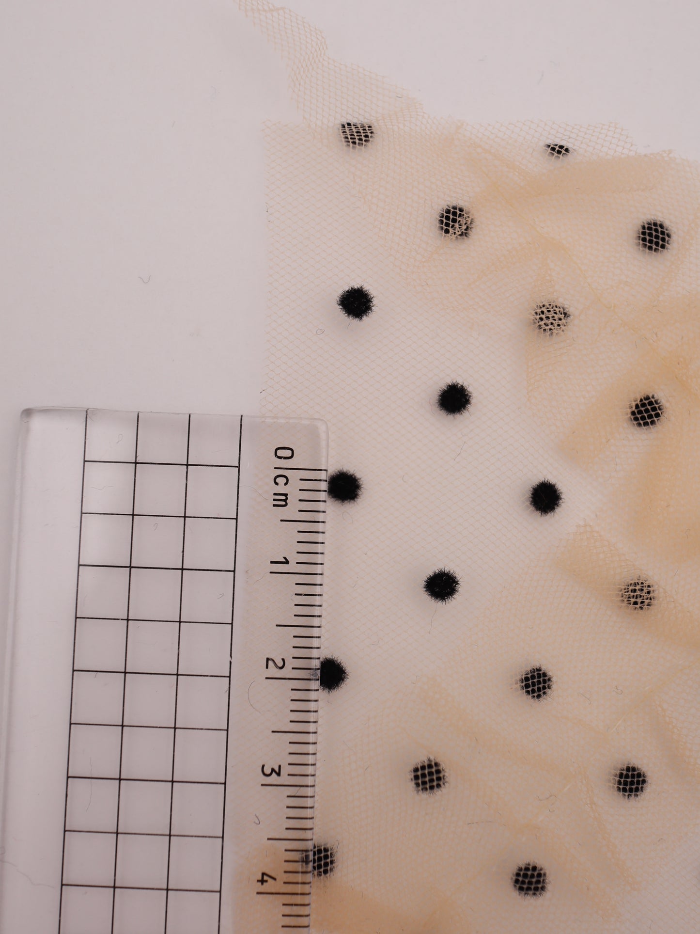 フリルたたきつけフロッキードットチュール｜【生地幅】約127センチ 【混率】ポリエステル100%｜ドッグウエア・KIDSウエア・衣装・ドレス・雑貨向き｜26AW-280