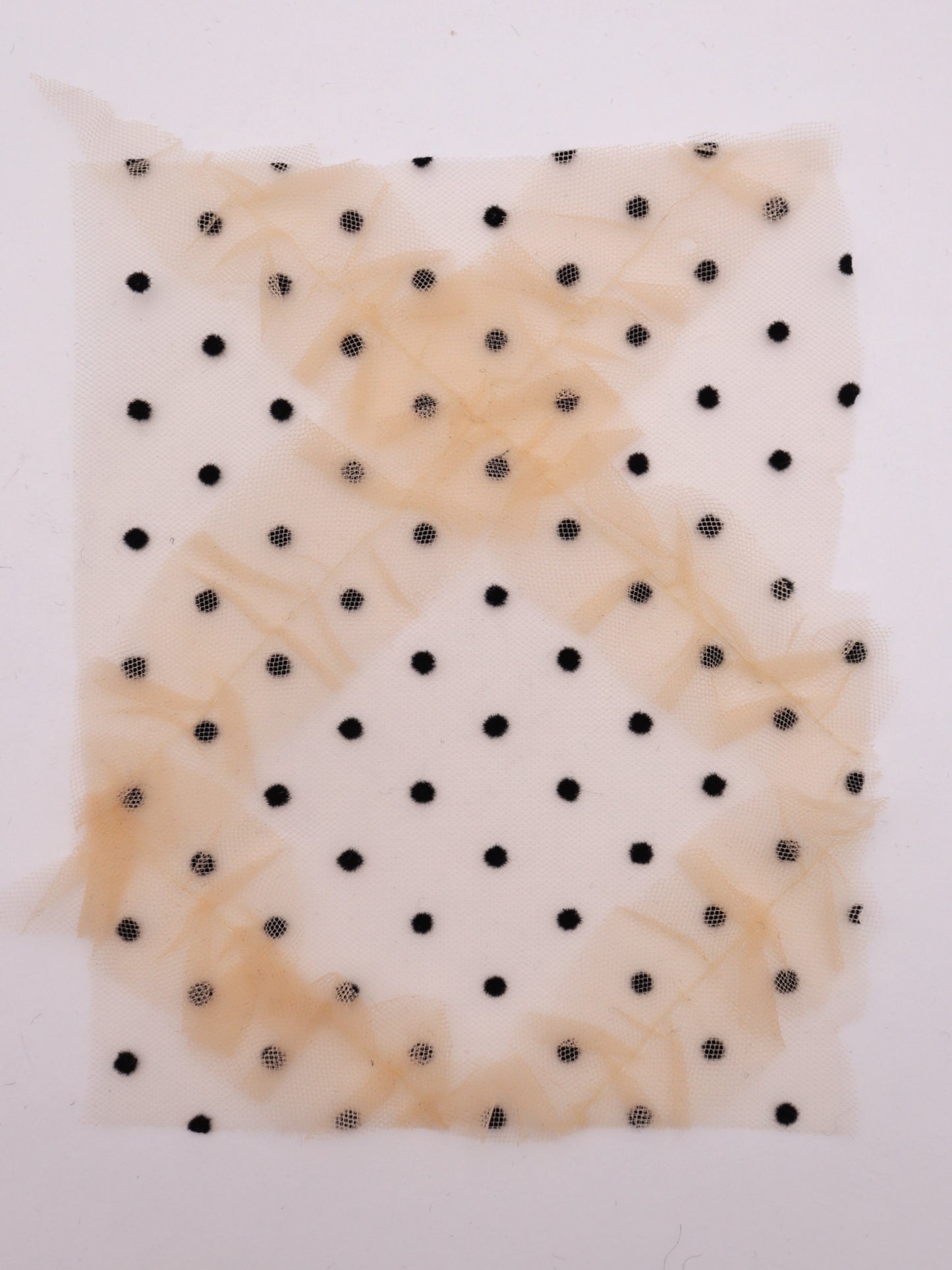 フリルたたきつけフロッキードットチュール｜【生地幅】約127センチ 【混率】ポリエステル100%｜ドッグウエア・KIDSウエア・衣装・ドレス・雑貨向き｜26AW-280