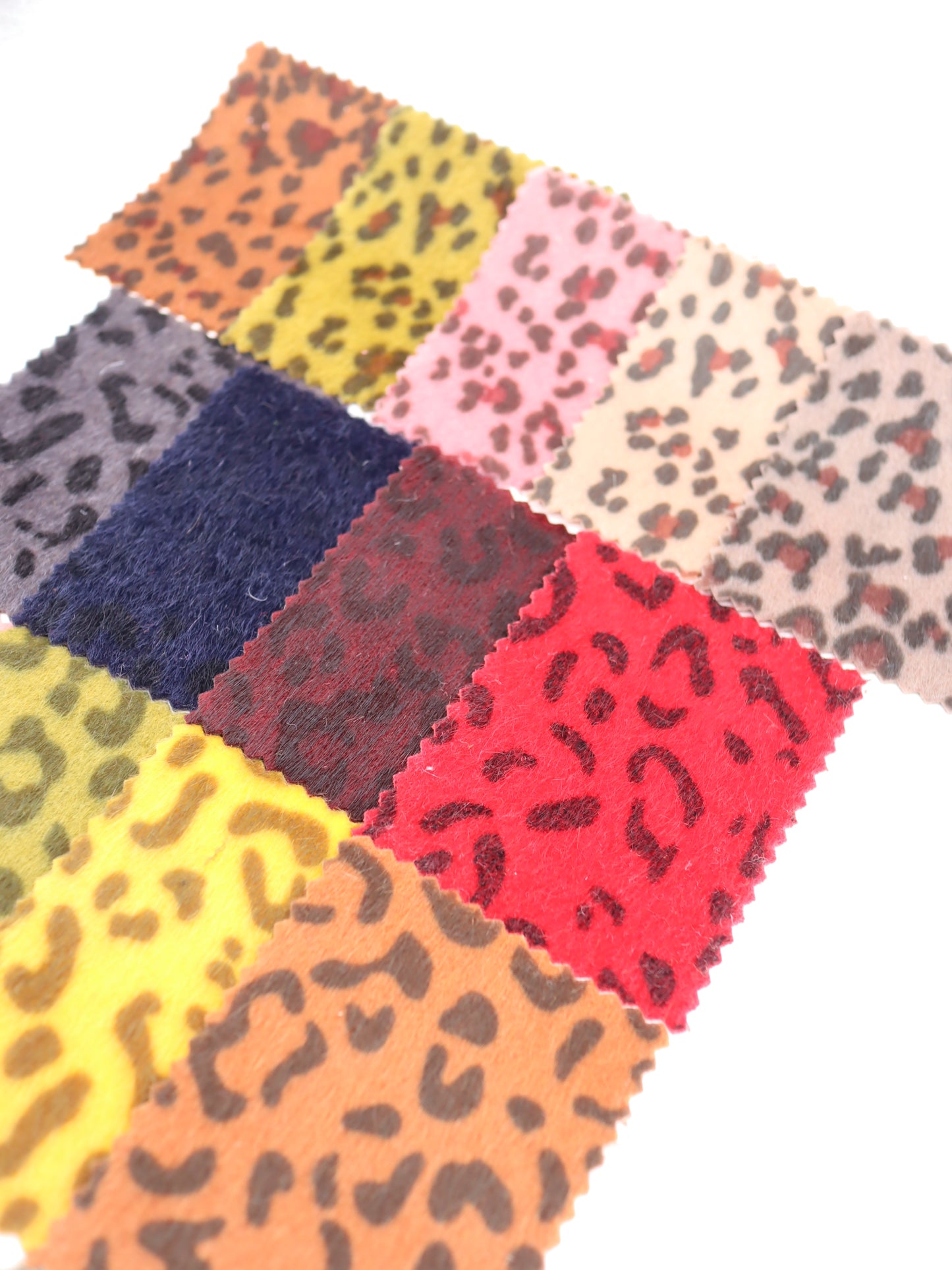 【25AW-039】フェイクハラコ毛足つるつるヒョウ柄プリント　/0.5ｙあたり=～1370円