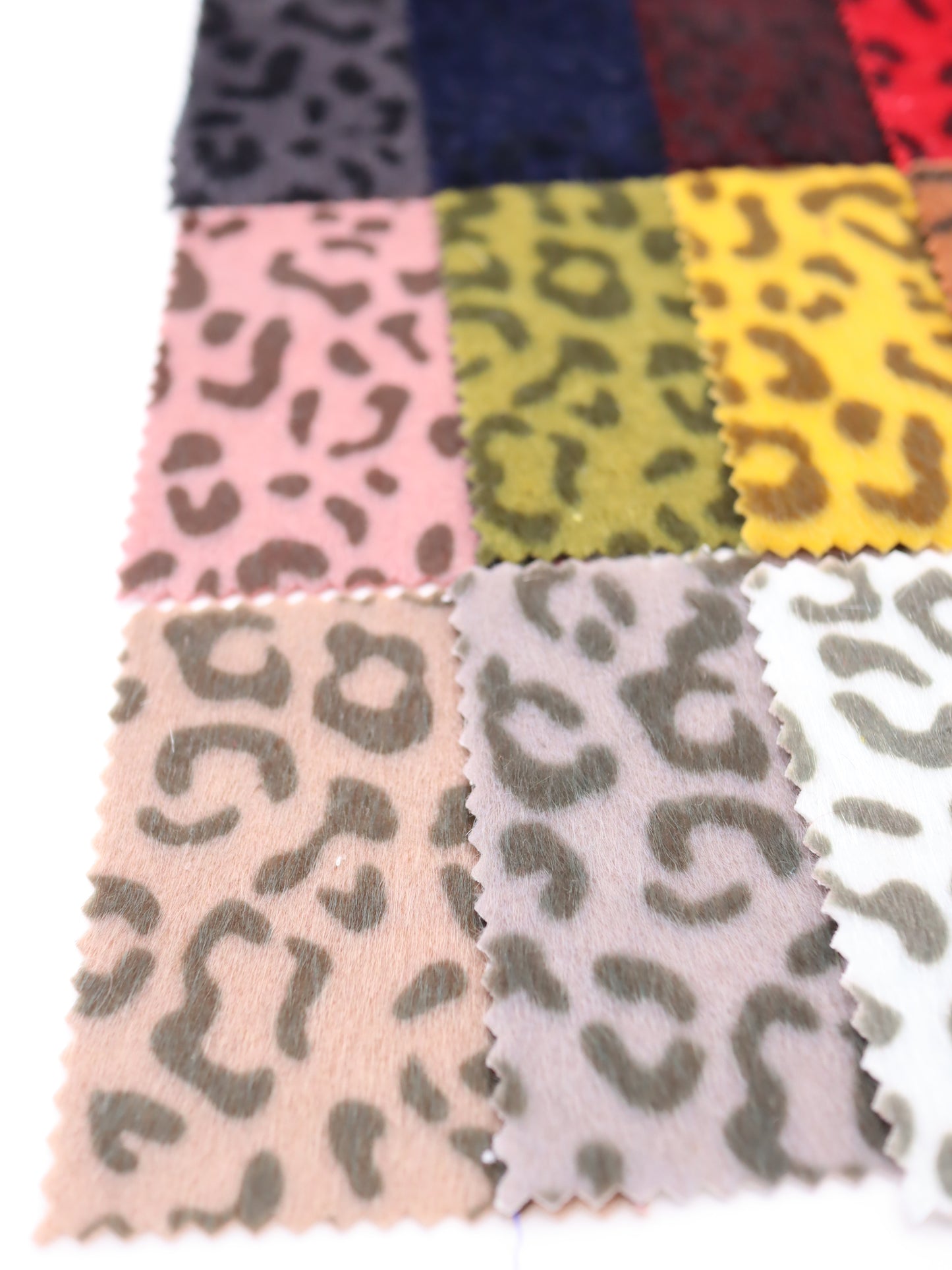 【25AW-039】フェイクハラコ毛足つるつるヒョウ柄プリント　/0.5ｙあたり=～1370円