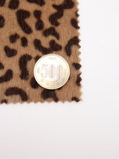 【25AW-039】フェイクハラコ毛足つるつるヒョウ柄プリント　/0.5ｙあたり=～1370円