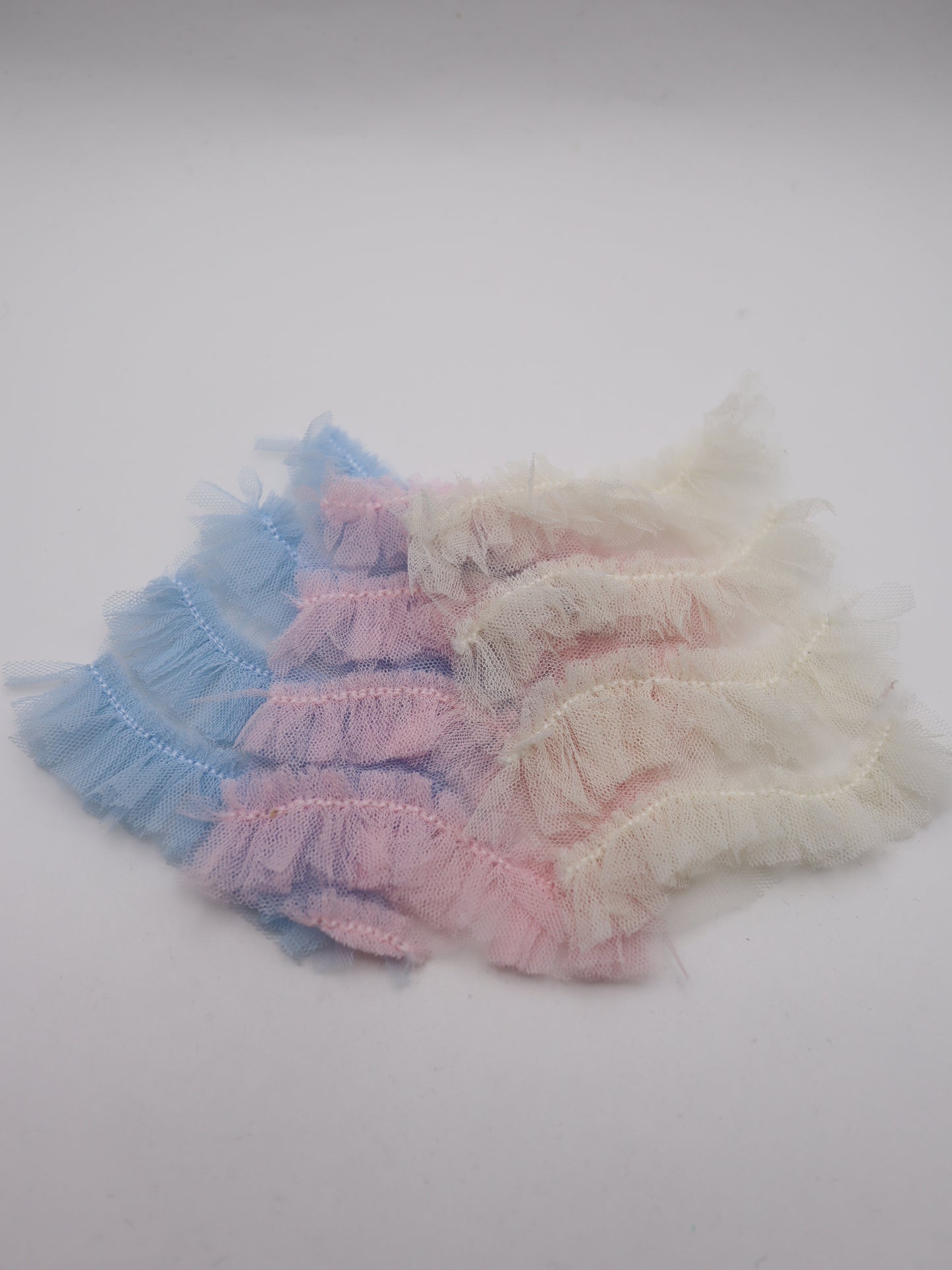 フリフリギャザーフリルたたきつけチュール｜【生地幅】約127センチ 【混率】ポリエステル100%｜ドッグウエア・KIDSウエア・ドレス・衣装・雑貨向き｜26AW-279