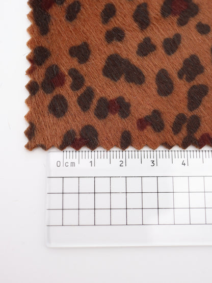 【25AW-039】フェイクハラコ毛足つるつるヒョウ柄プリント　/0.5ｙあたり=～1370円