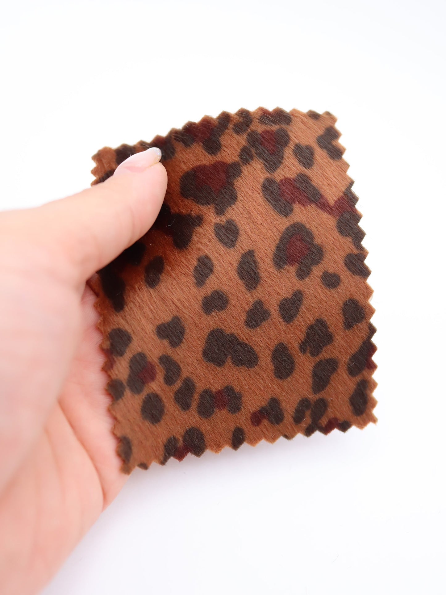 【25AW-039】フェイクハラコ毛足つるつるヒョウ柄プリント　/0.5ｙあたり=～1370円