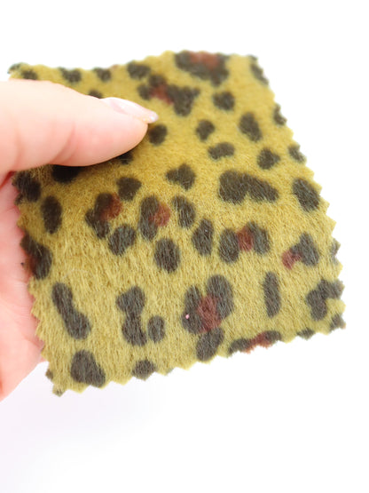 【25AW-039】フェイクハラコ毛足つるつるヒョウ柄プリント　/0.5ｙあたり=～1370円