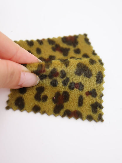 【25AW-039】フェイクハラコ毛足つるつるヒョウ柄プリント　/0.5ｙあたり=～1370円