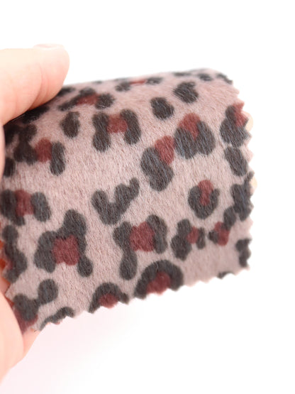 【25AW-039】フェイクハラコ毛足つるつるヒョウ柄プリント　/0.5ｙあたり=～1370円