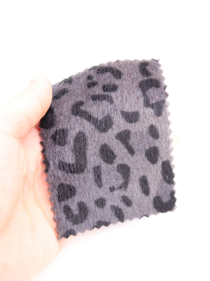 【25AW-039】フェイクハラコ毛足つるつるヒョウ柄プリント　/0.5ｙあたり=～1370円