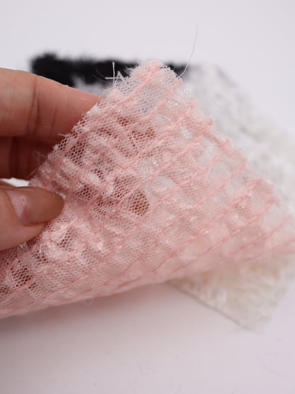 ふわふわフリンジヤーン刺繍チュール｜【生地幅】約127センチ 【混率】ポリエステル100%｜ドッグウエア・KIDSウエア・トップス・ドレス・衣装・雑貨向き｜26AW-288