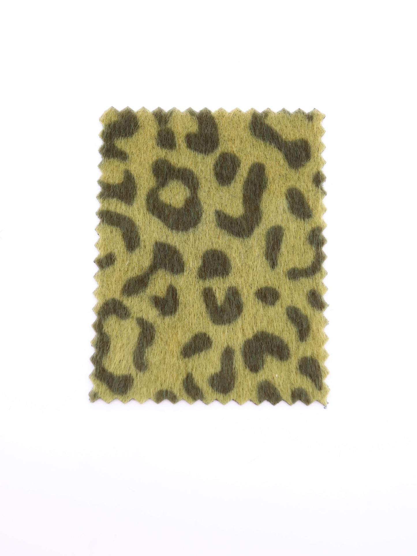 【25AW-039】フェイクハラコ毛足つるつるヒョウ柄プリント　/0.5ｙあたり=～1370円