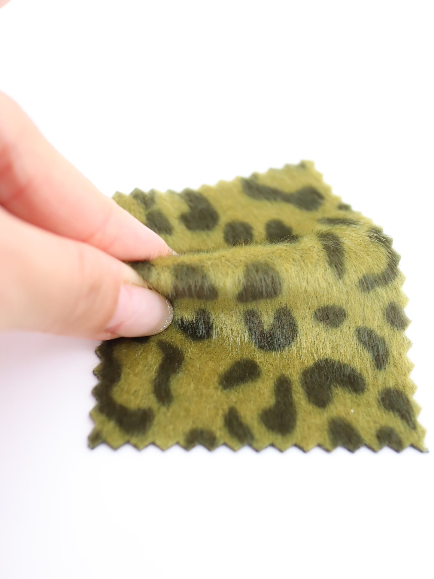 【25AW-039】フェイクハラコ毛足つるつるヒョウ柄プリント　/0.5ｙあたり=～1370円