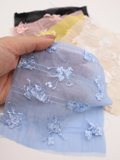 ふさふさフリンジヤーン刺繍シフォン｜【生地幅】約142センチ 【混率】ポリエステル100％｜ドッグウエア・KIDSウエア・ブラウス・ドレス・雑貨向き｜26AW-289
