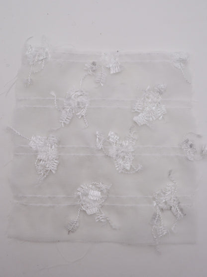 ふさふさフリンジヤーン刺繍シフォン｜【生地幅】約142センチ 【混率】ポリエステル100％｜ドッグウエア・KIDSウエア・ブラウス・ドレス・雑貨向き｜26AW-289