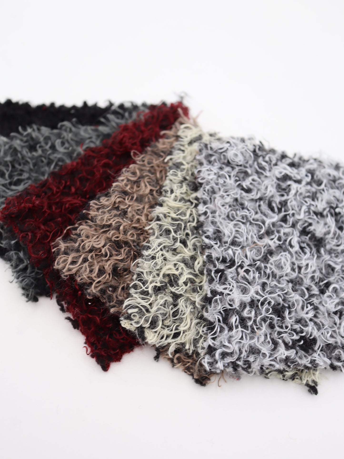 ふわふわ配色くるくるシャギーニットソー｜【生地幅】約147センチ 【混率】ポリエステル100%｜ドッグウエア・KIDSウエア・トップス・雑貨向き｜26AW-066