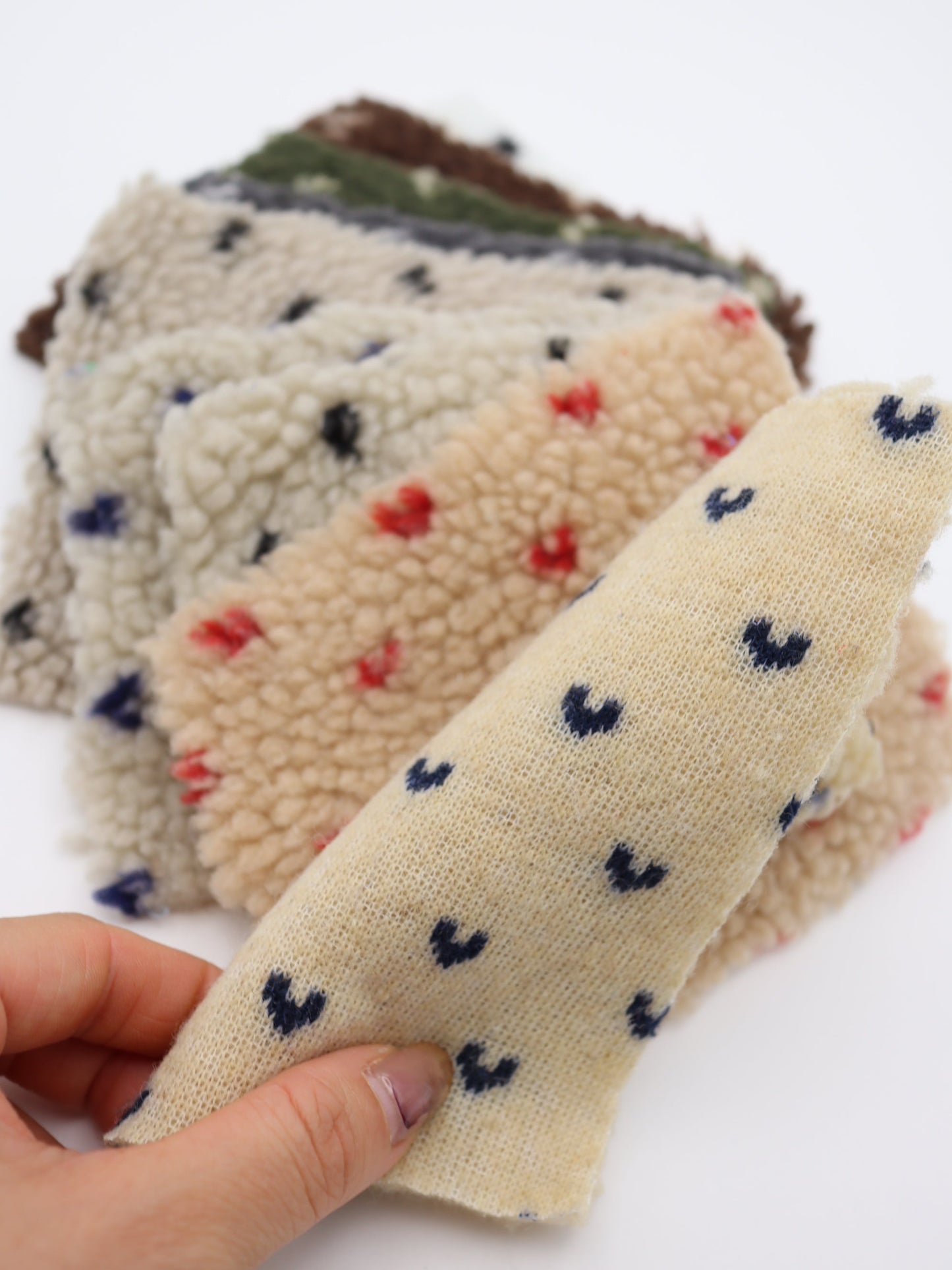 【25AW-151】じつはプチハートボア　/0.5ｙあたり=～1065円