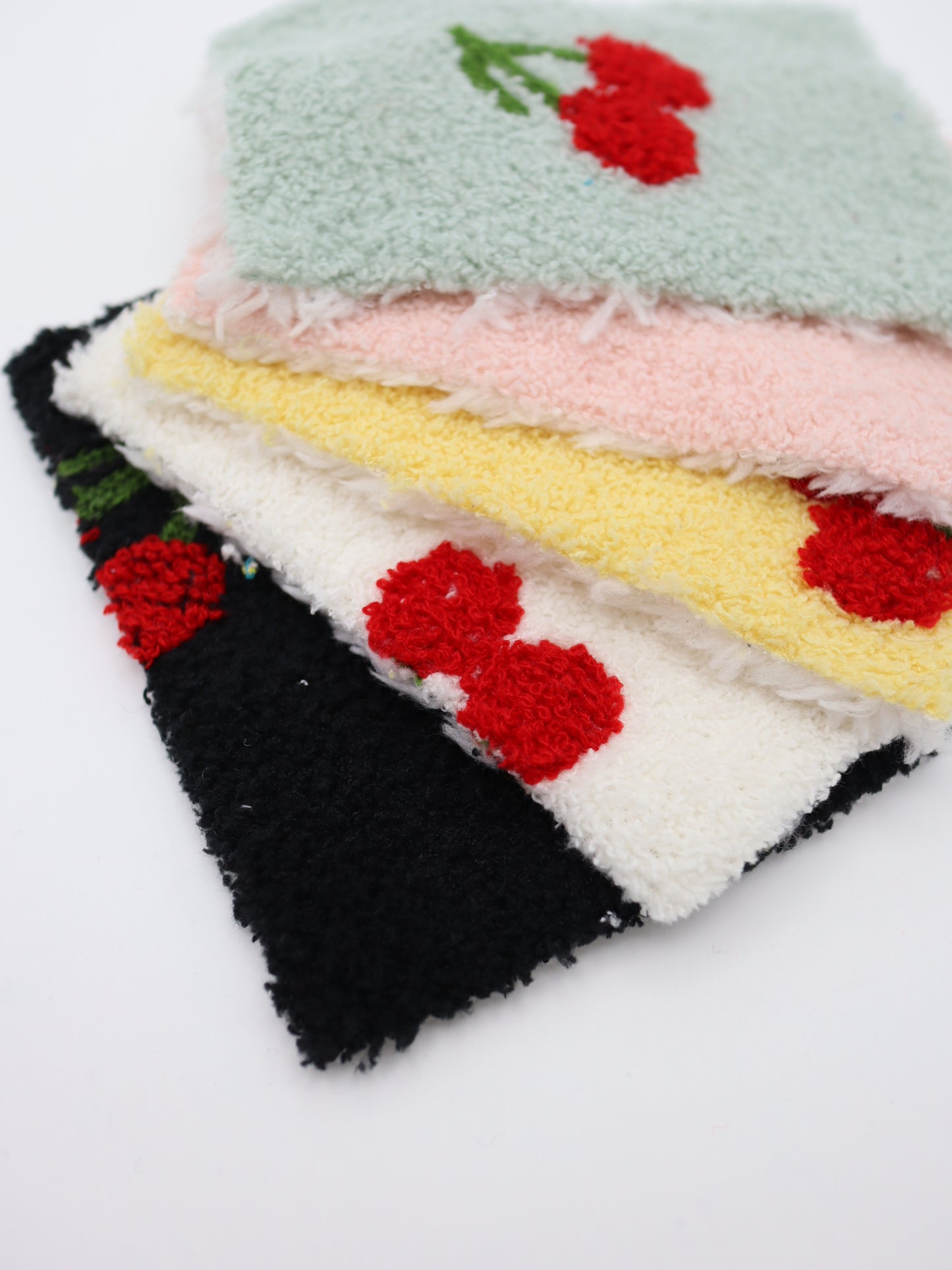 【25AW-159】さくらんぼ両面ボアニット　/0.5ｙあたり=～1440円