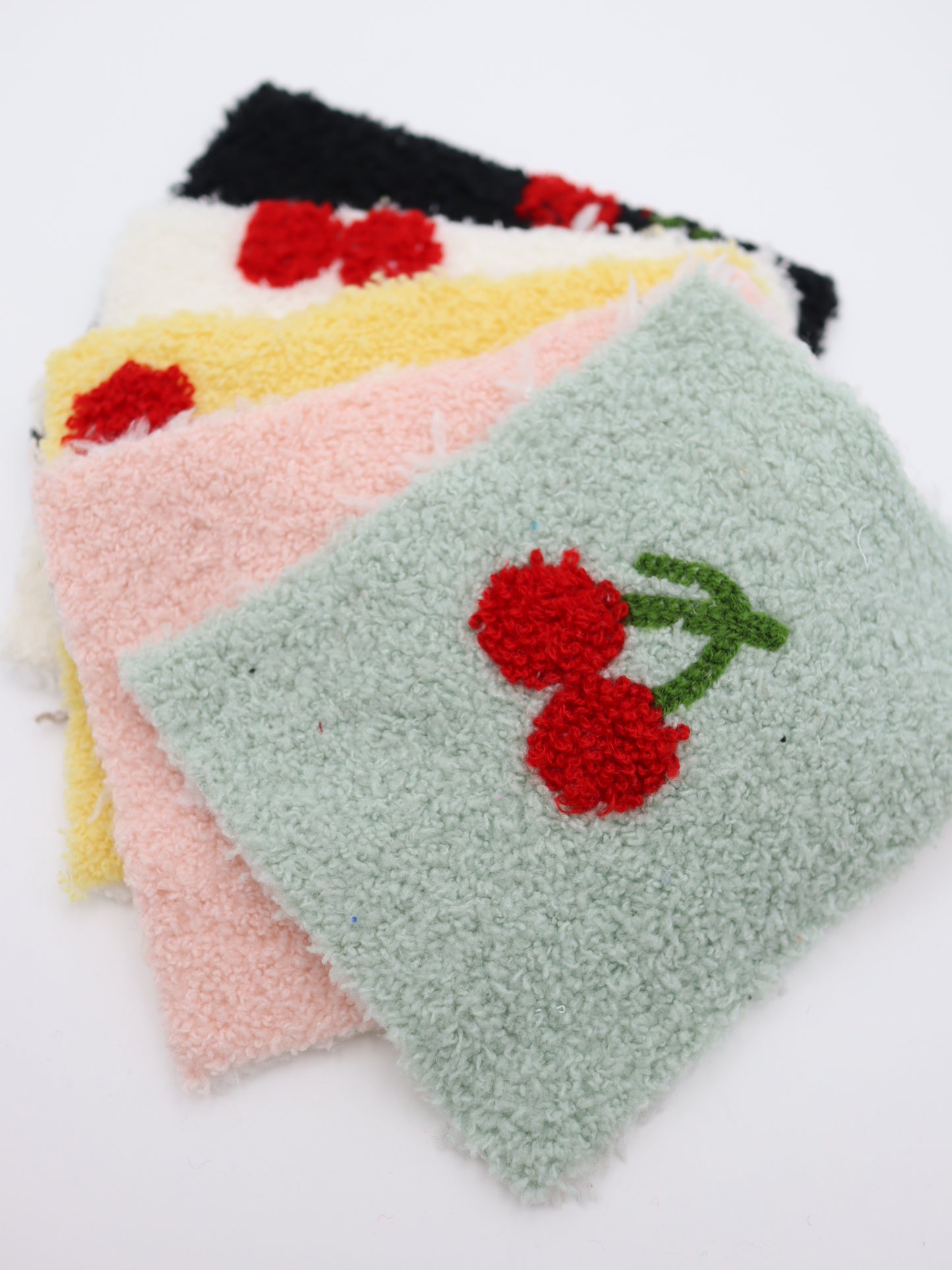 【25AW-159】さくらんぼ両面ボアニット　/0.5ｙあたり=～1440円