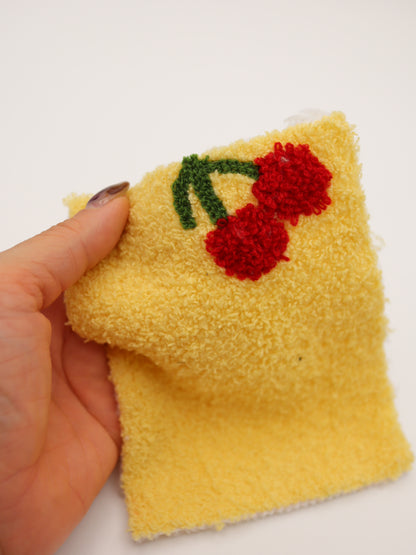 【25AW-159】さくらんぼ両面ボアニット　/0.5ｙあたり=～1440円