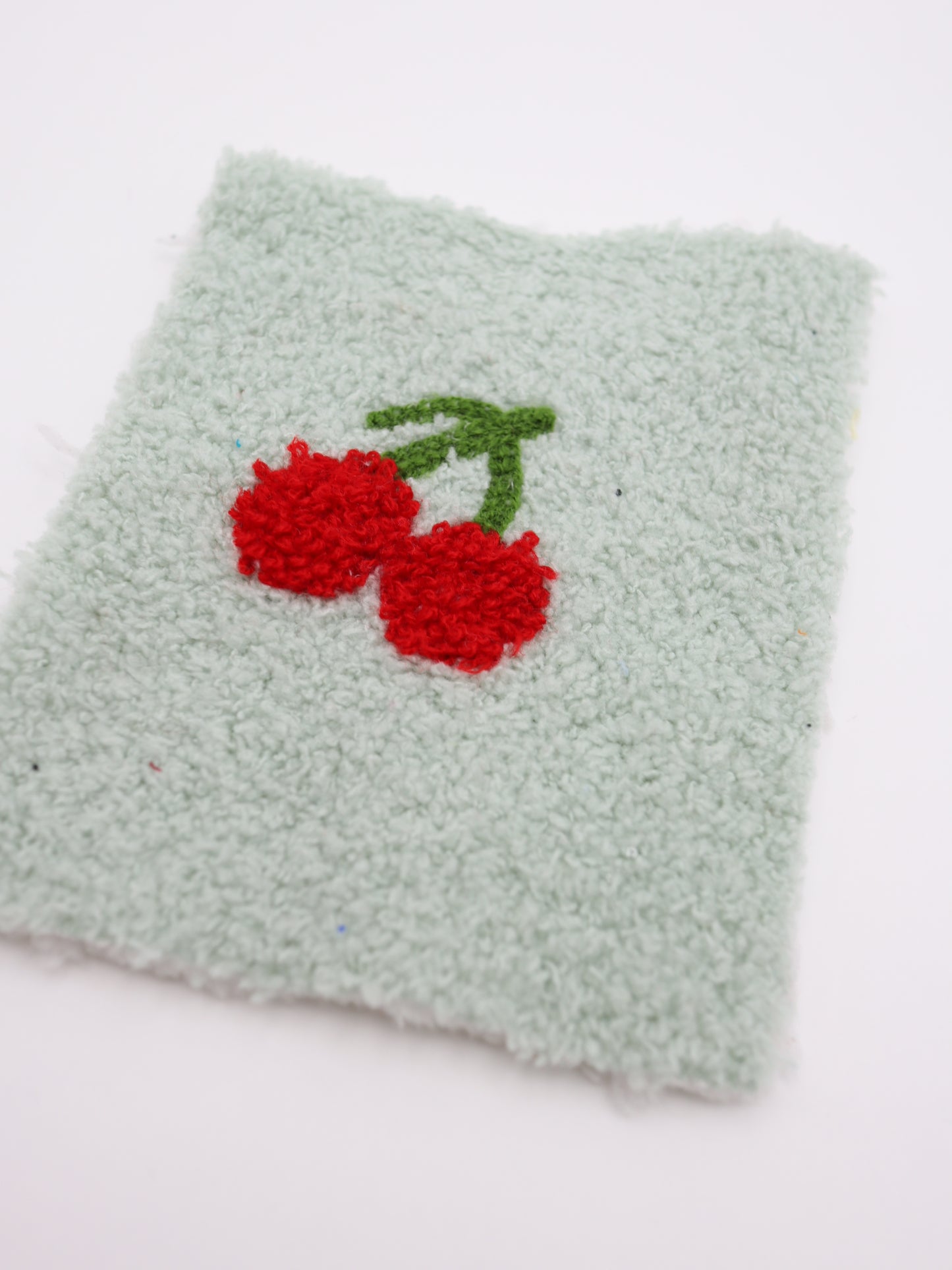 【25AW-159】さくらんぼ両面ボアニット　/0.5ｙあたり=～1440円