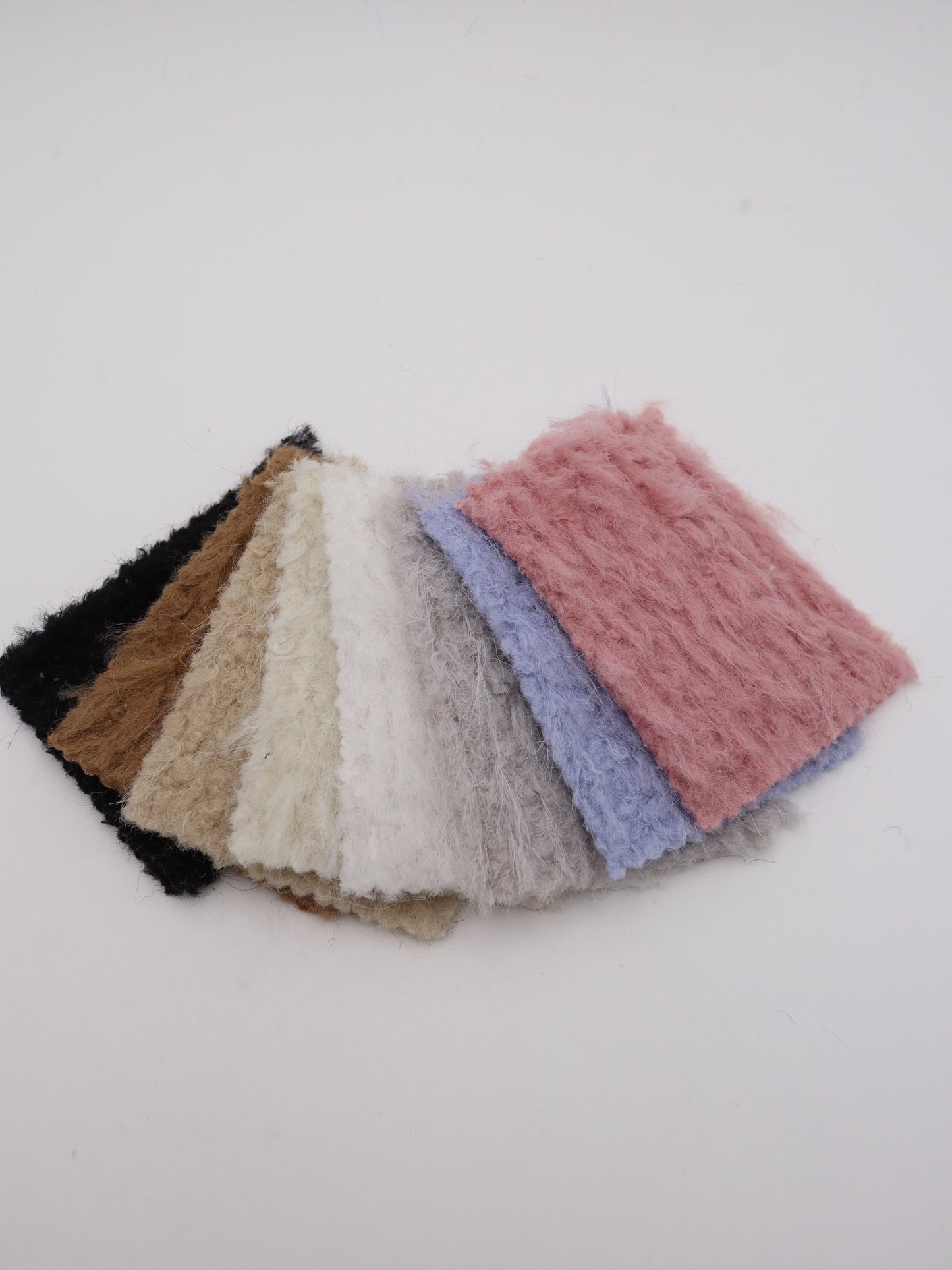 もけもけな毛足のシャギーニットソー｜【生地幅】約147センチ 【混率】ポリエステル100%｜ドッグウエア・KIDSウエア・アウター・雑貨向き｜26AW-077