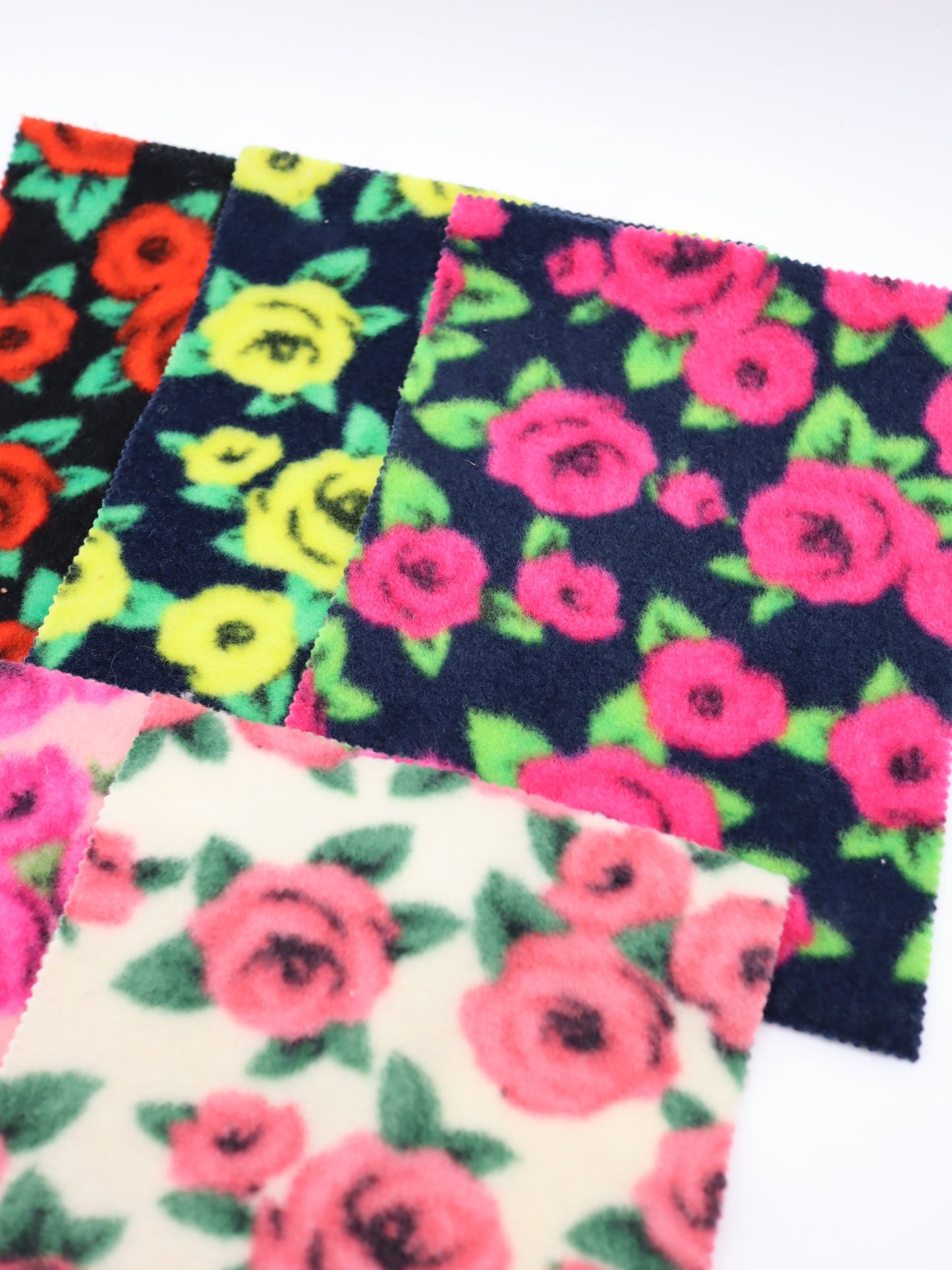 【25AW-163】ローズローズふわふわフリースニット　/0.5ｙあたり=～980円