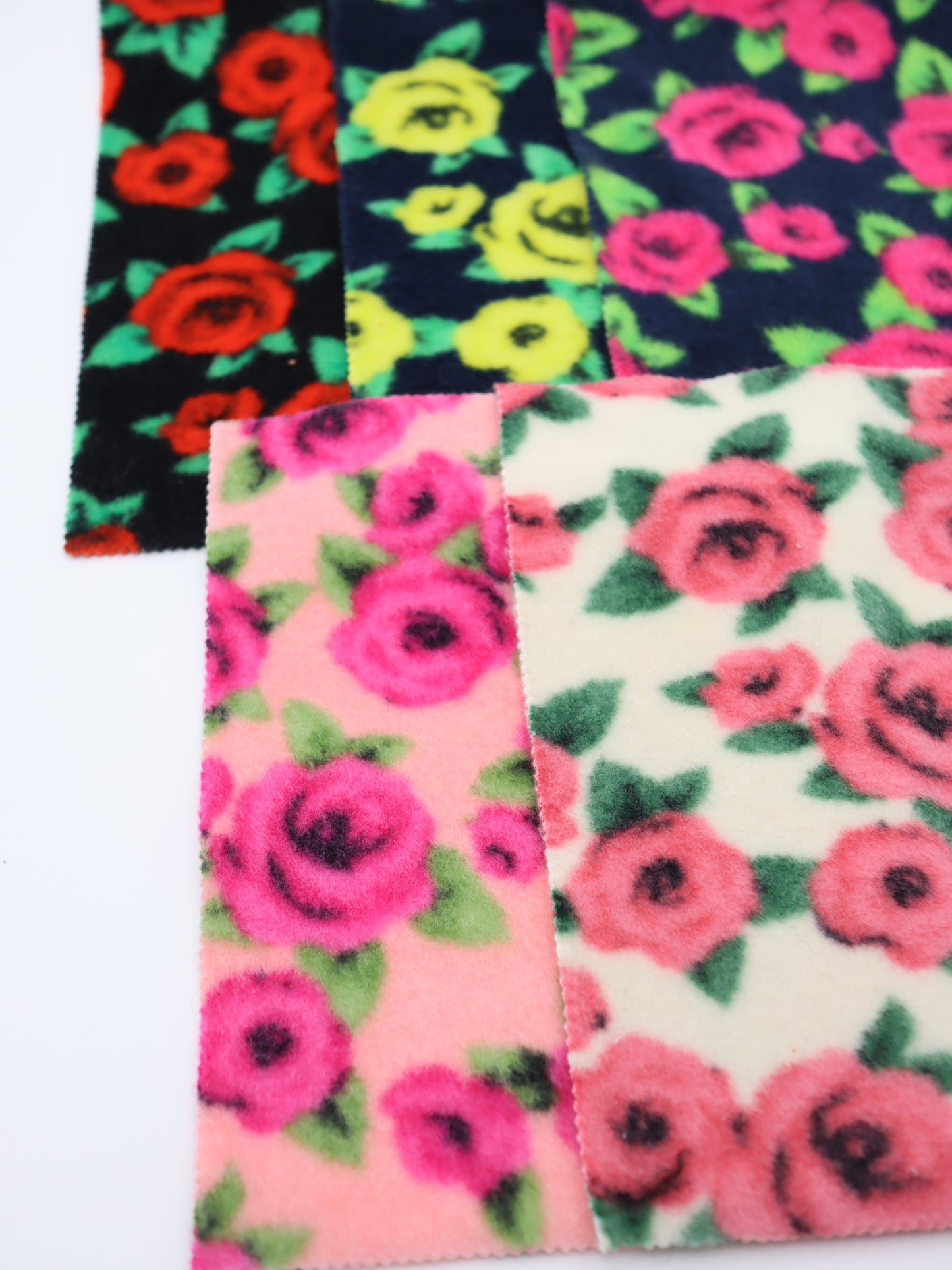 【25AW-163】ローズローズふわふわフリースニット　/0.5ｙあたり=～980円