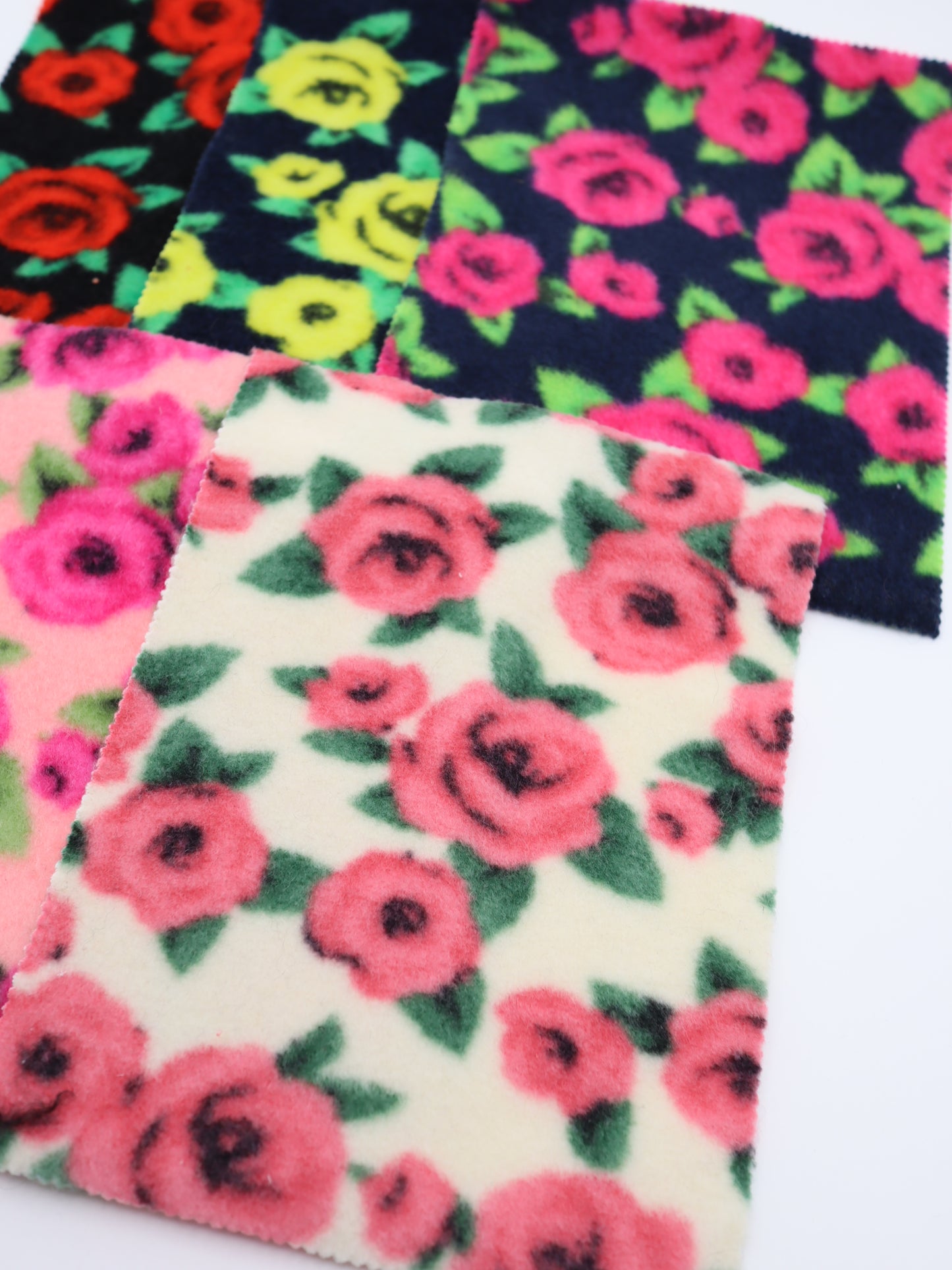 【25AW-163】ローズローズふわふわフリースニット　/0.5ｙあたり=～980円