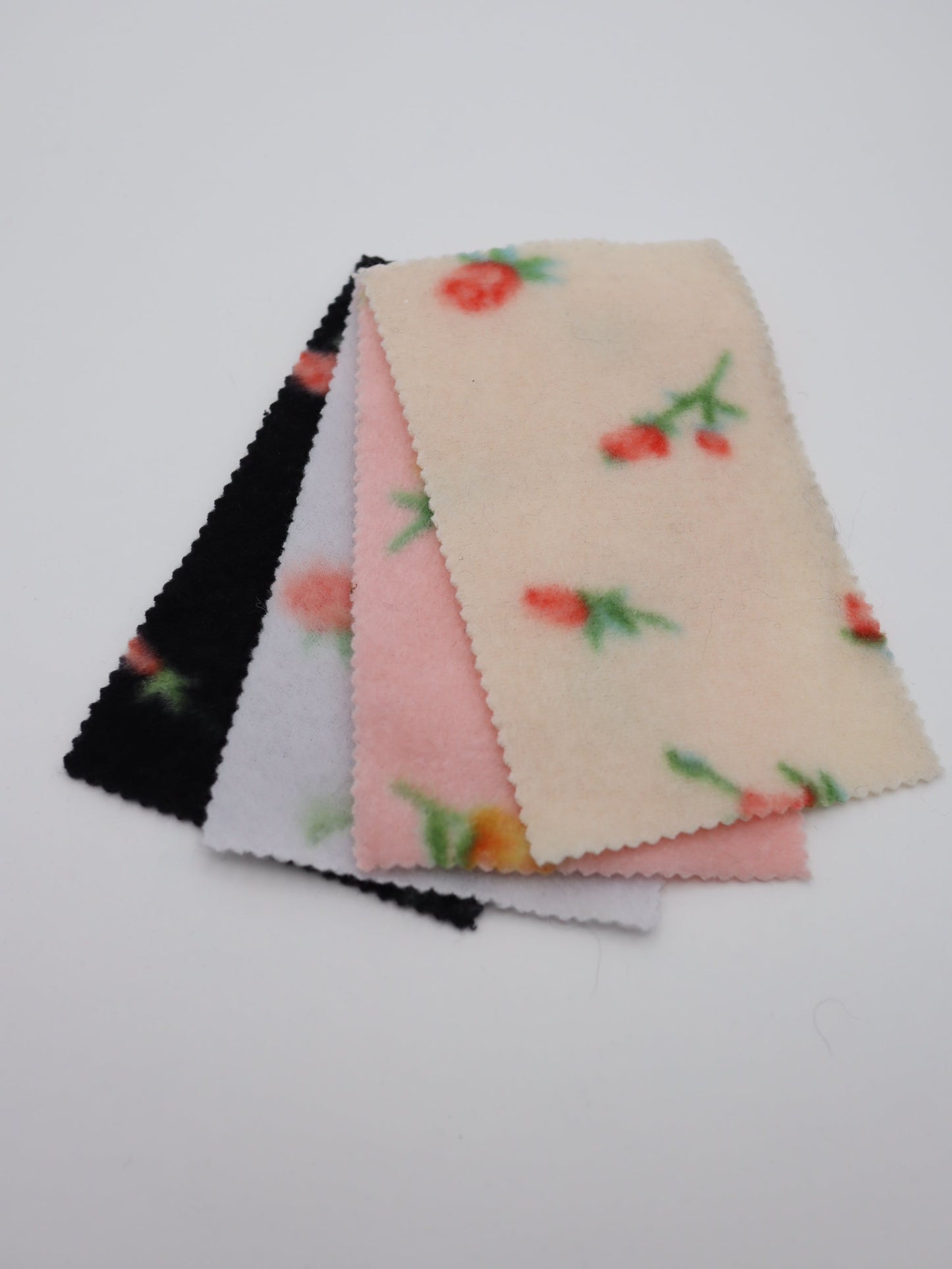 【25AW-170】プチローズふわふわフリースニット　/0.5ｙあたり=～890円