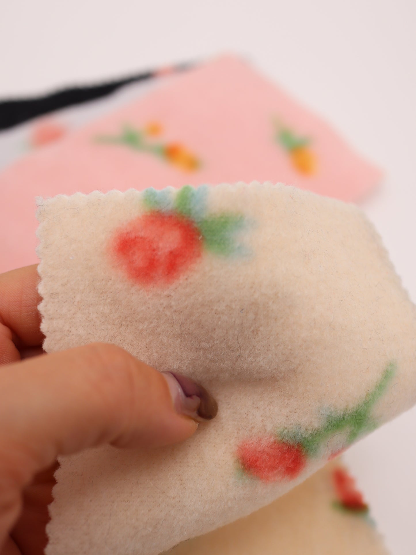 【25AW-170】プチローズふわふわフリースニット　/0.5ｙあたり=～890円