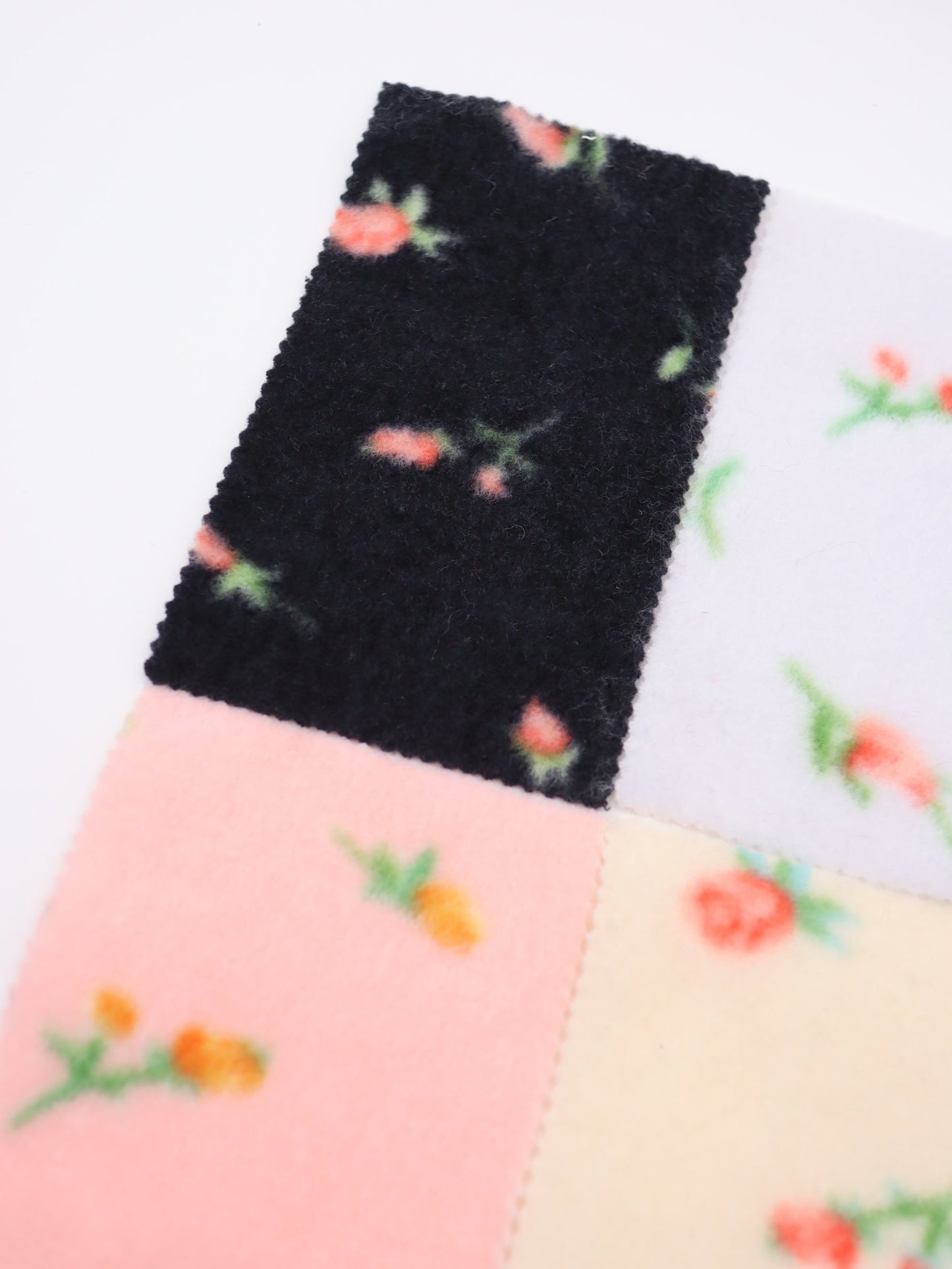 【25AW-170】プチローズふわふわフリースニット　/0.5ｙあたり=～890円