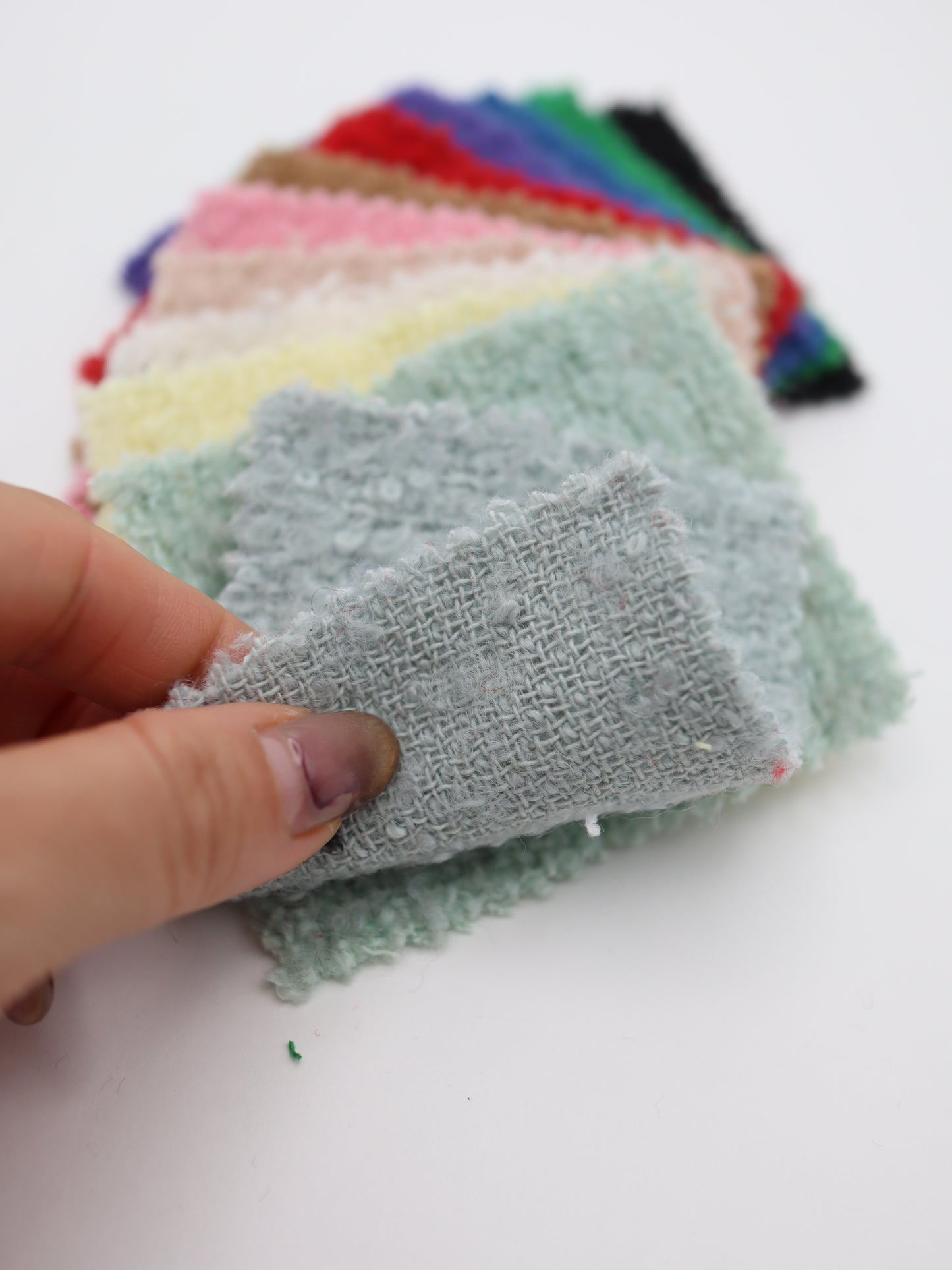 【25AW-067】ウール60％ふわふわプチくるくるヤーンツイード　/0.5ｙあたり=～1560円