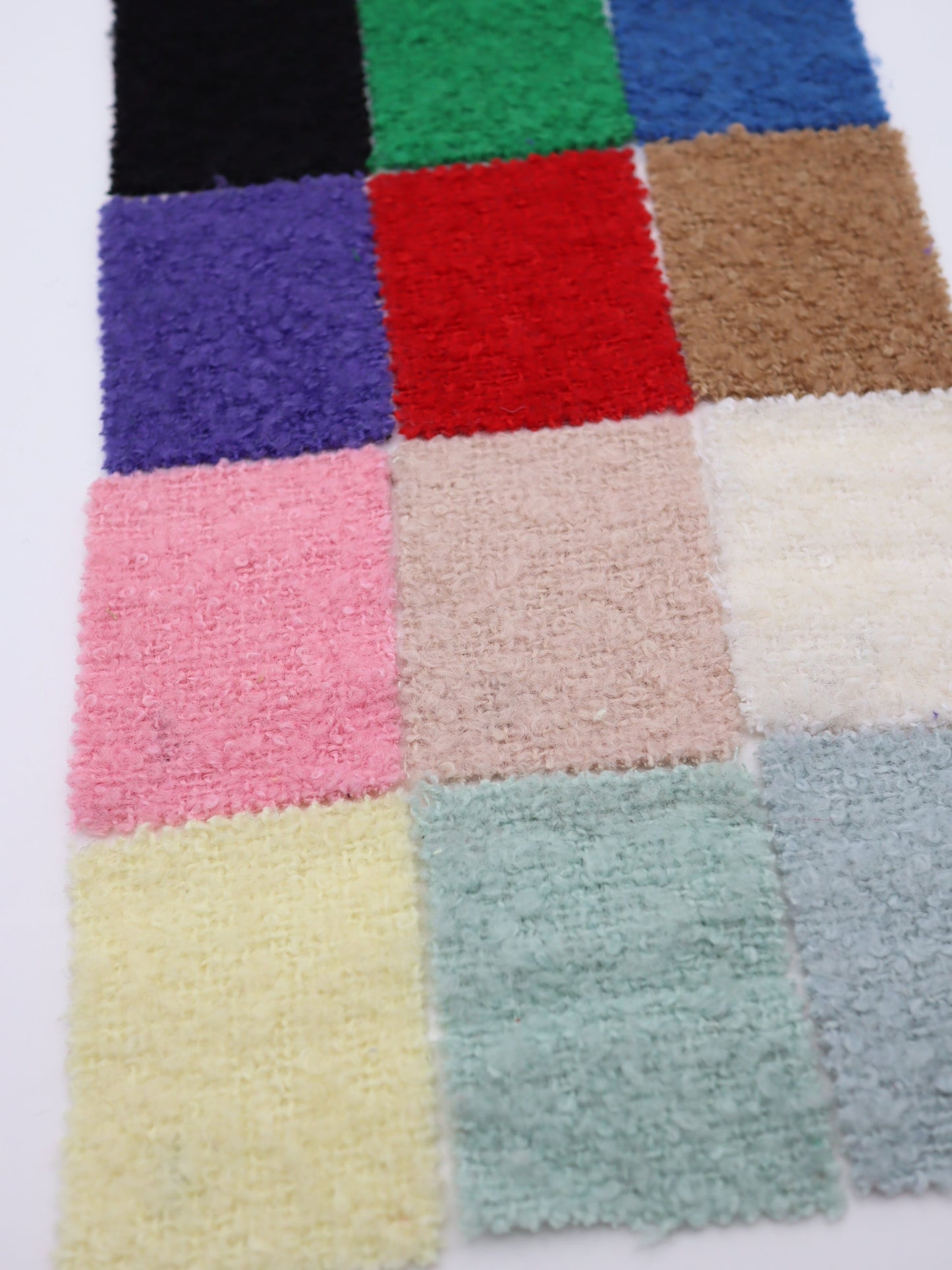 【25AW-067】ウール60％ふわふわプチくるくるヤーンツイード　/0.5ｙあたり=～1560円